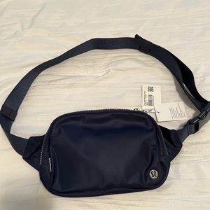NWT Lululemon Everywhere Belt Bag L